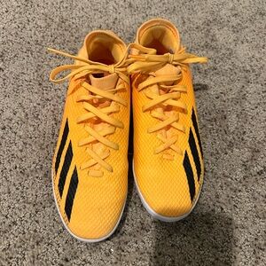 Adidas indoor soccer shoes, youth 4